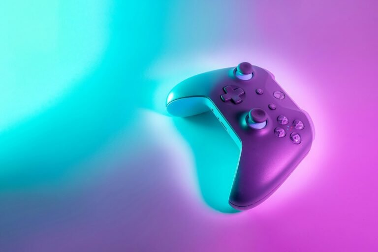 Controle de videogame iluminado por luzes neon